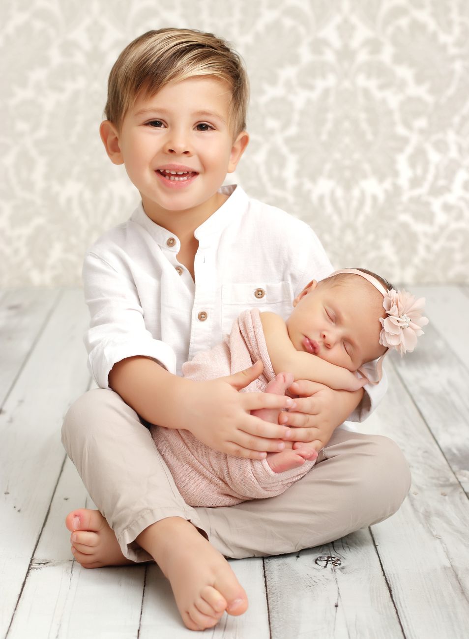 Newborn focení se sourozenci | © Fotoprome.cz